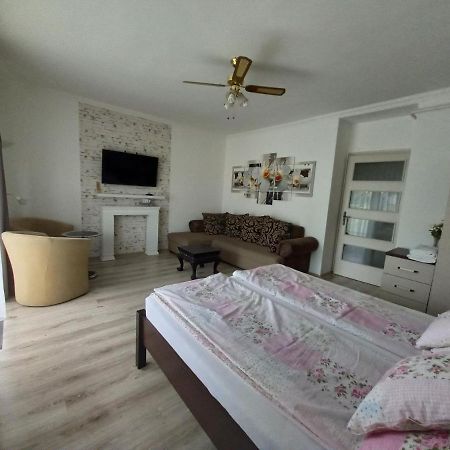Kardos Apartman Debrecen Exteriör bild